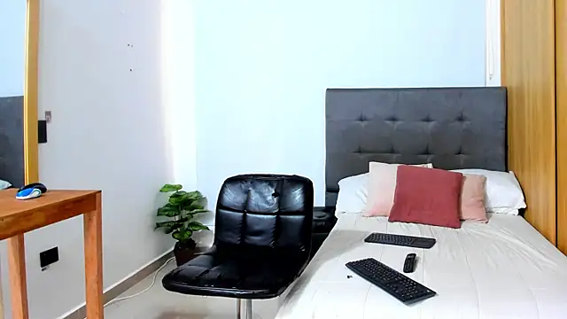 Snapshot of sexy_blackman3606 chatting on December 15, 2025, 7:29 pm sexy blackman3606 online show from December 15, 2025, 7:29 pm