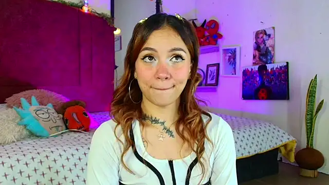 alisson zafiro  online show from February 7, 2026, 3:21 am