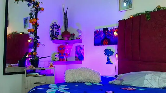 alisson zafiro  online show from March 30, 2026, 3:29 am