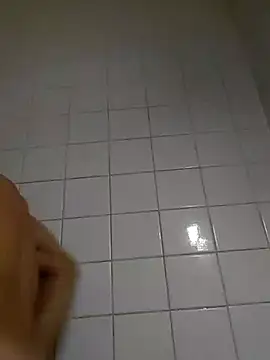 Snapshot of wedge75 chatting on October 10, 2025, 4:50 pm wedge75 online show from October 10, 2025, 4:50 pm