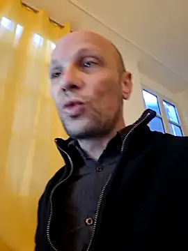 Snapshot of wedge75 chatting on December 4, 2025, 3:54 pm wedge75 online show from December 4, 2025, 3:54 pm