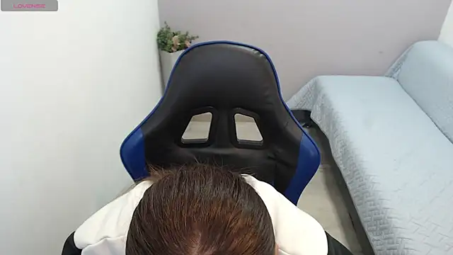 valerie diaz1 online show from September 22, 2025, 1:24 pm