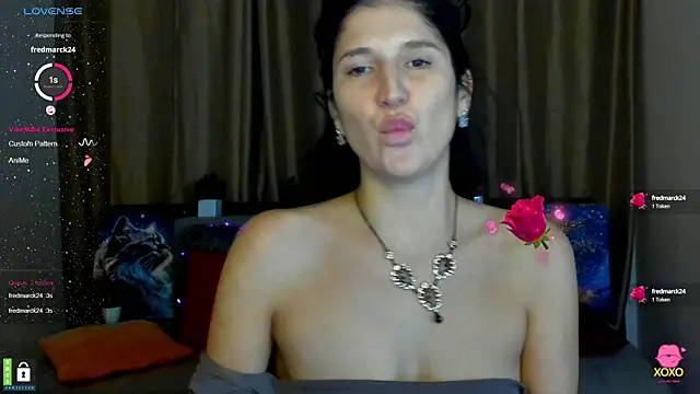 Alianna Solo Kisses online show from February 10, 2025, 3:32 pm