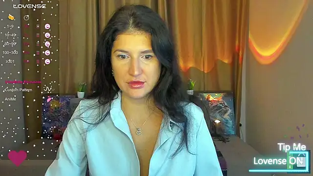 Alianna Solo Kisses online show from November 17, 2025, 6:19 am