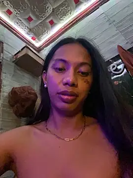 whiteladyboy online show from November 17, 2025, 10:43 am