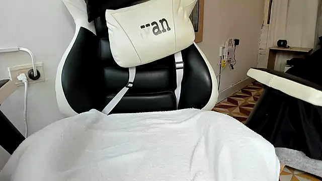 Valerioe online show from September 25, 2025, 1:59 pm