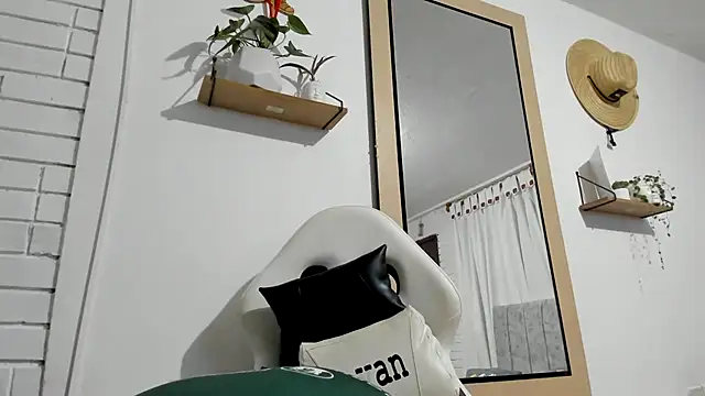 Valerioe online show from October 2, 2025, 9:38 am