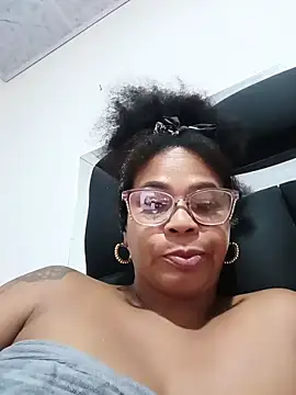 Melanie candy  online show from April 5, 2026, 2:42 am