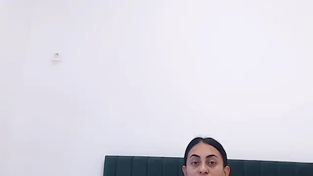 Aimeclark online show from November 1, 2025, 9:22 am