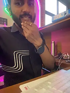 yourluckyfuckboy online show from March 31, 2026, 1:00 pm