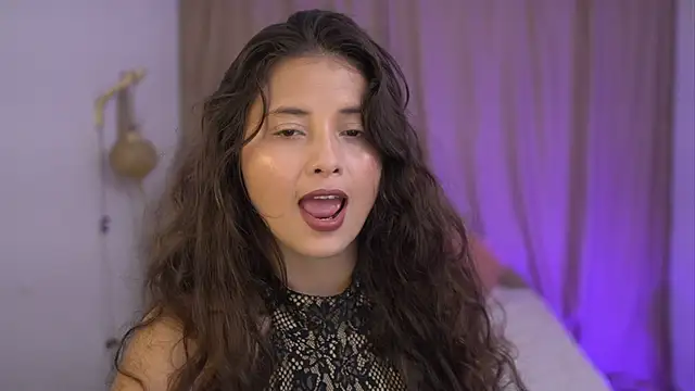 lirio05 online show from November 14, 2025, 6:39 pm