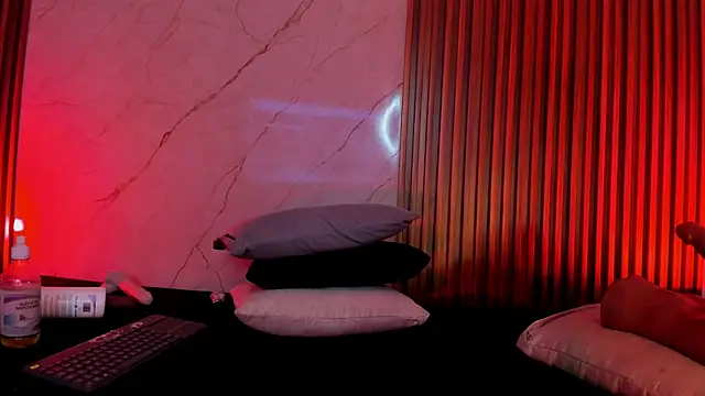 Emiilycollins online show from January 15, 2025, 12:09 am