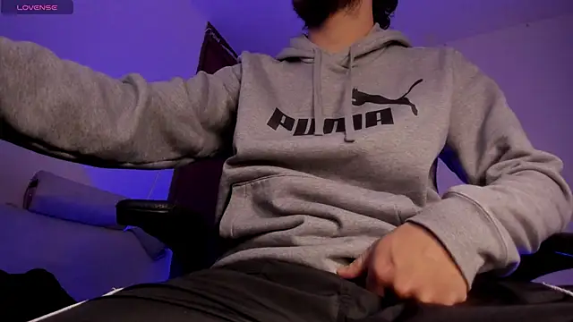 s sven03 online show from February 2, 2026, 4:11 am