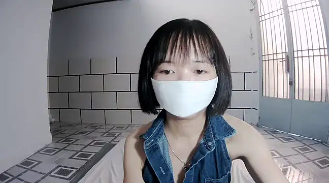 Kissdy online show from March 5, 2025, 9:27 am