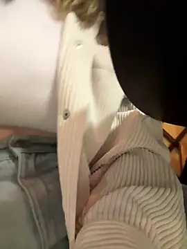 PumaShyXD online show from December 22, 2024, 1:33 pm