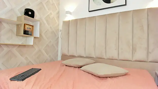 Anniie Queen online show from December 19, 2025, 3:46 am