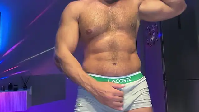 KarlosRichi online show from November 5, 2025, 3:12 pm