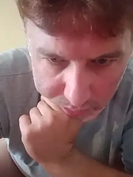 Snapshot of Olandese2682@xh chatting on June 2, 2026, 8:05 am Olandese2682xh online show from June 2, 2026, 8:05 am