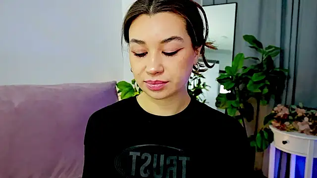 divetagrace online show from February 9, 2026, 7:29 pm