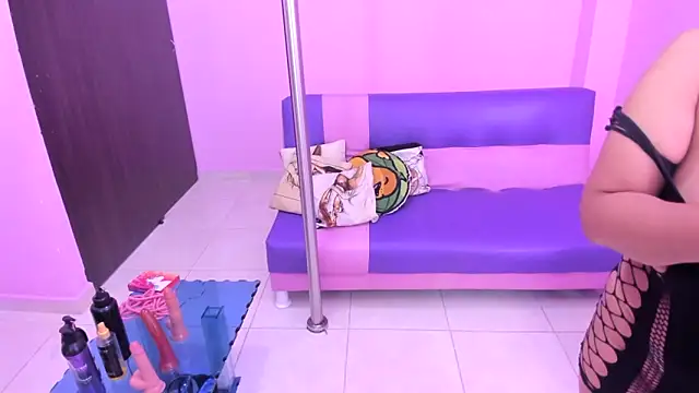 Snapshot of mature_dirty_squirt chatting on March 10, 2025, 12:48 pm mature dirty squirt online show from March 10, 2025, 12:48 pm