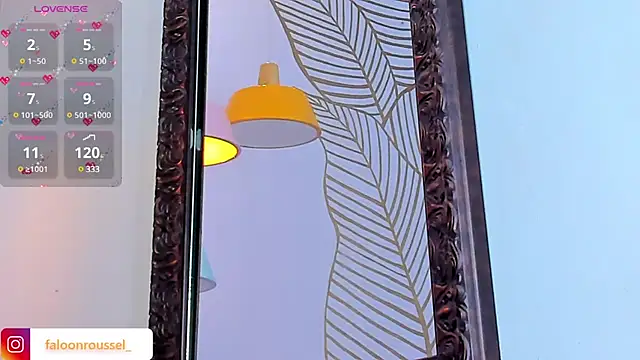 Snapshot of FaloonRoussel chatting on February 17, 2025, 9:19 pm FaloonRoussel online show from February 17, 2025, 9:19 pm