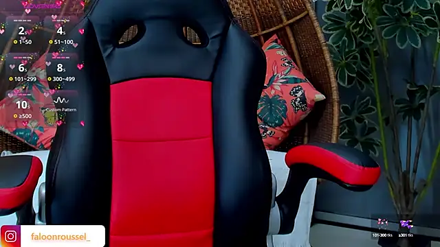 Snapshot of FaloonRoussel chatting on February 19, 2025, 12:35 am FaloonRoussel online show from February 19, 2025, 12:35 am