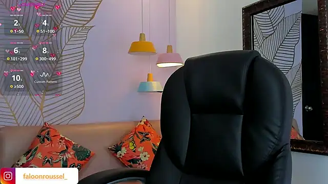 Snapshot of FaloonRoussel chatting on February 22, 2025, 9:26 pm FaloonRoussel online show from February 22, 2025, 9:26 pm