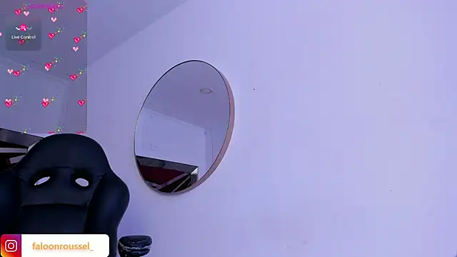 Snapshot of FaloonRoussel chatting on February 27, 2025, 1:05 am FaloonRoussel online show from February 27, 2025, 1:05 am