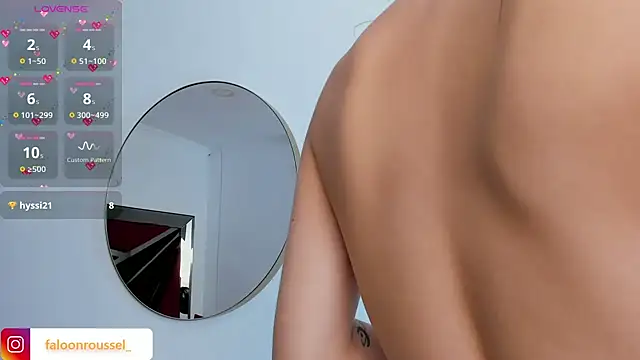 Snapshot of FaloonRoussel chatting on March 11, 2025, 9:15 pm FaloonRoussel online show from March 11, 2025, 9:15 pm