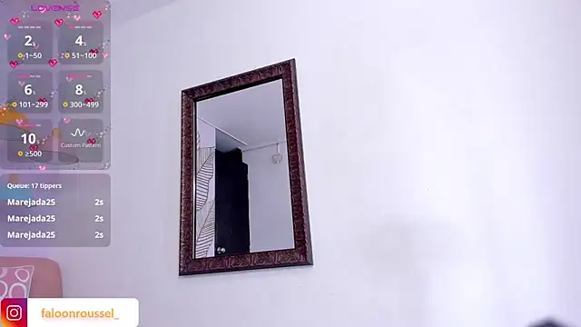 Snapshot of FaloonRoussel chatting on March 13, 2025, 3:33 am FaloonRoussel online show from March 13, 2025, 3:33 am