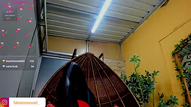 Snapshot of FaloonRoussel chatting on March 15, 2025, 12:15 am FaloonRoussel online show from March 15, 2025, 12:15 am