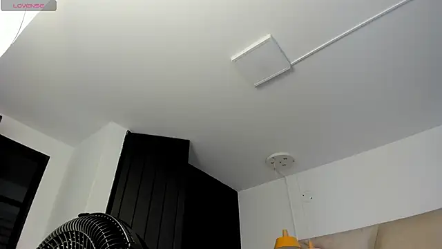 Snapshot of FaloonRoussel chatting on October 25, 2025, 6:02 pm FaloonRoussel online show from October 25, 2025, 6:02 pm