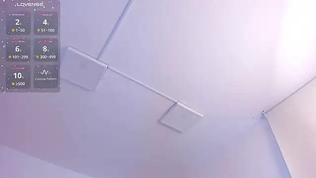 Snapshot of FaloonRoussel chatting on October 30, 2025, 5:46 pm FaloonRoussel online show from October 30, 2025, 5:46 pm