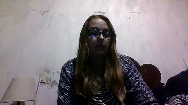 Snapshot of Samanthat33 chatting on October 6, 2025, 6:11 am Samanthat33 online show from October 6, 2025, 6:11 am