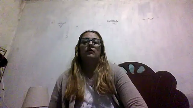 Samanthat33 online show from November 28, 2025, 3:31 am