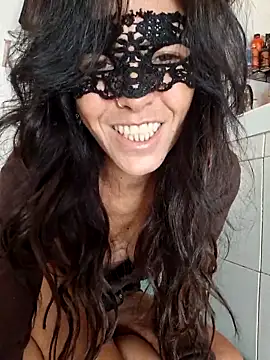 EmySkinny85 online show from November 23, 2025, 9:20 am