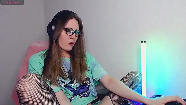 tracy cooper online show from February 18, 2025, 1:33 pm