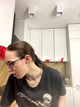 MartiniiSelenna online show from January 14, 2026, 6:41 am