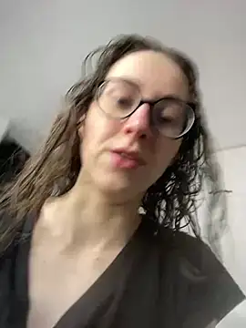 MartiniiSelenna online show from February 15, 2026, 6:43 am