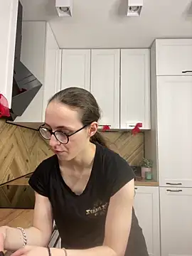 MartiniiSelenna online show from March 6, 2026, 6:54 am