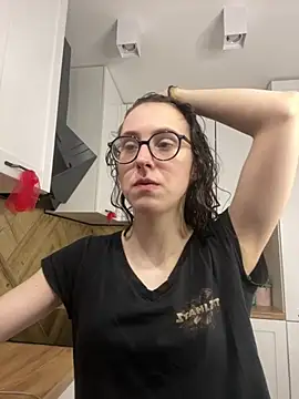 MartiniiSelenna online show from April 7, 2026, 6:03 am