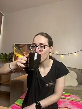 MartiniiSelenna online show from April 25, 2026, 5:43 am