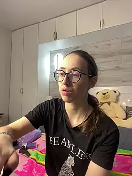 MartiniiSelenna online show from May 21, 2026, 5:58 am