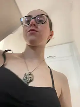 MartiniiSelenna online show from July 3, 2026, 5:47 am
