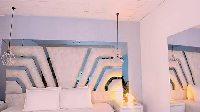 AngelineHeet online show from October 7, 2025, 2:42 am