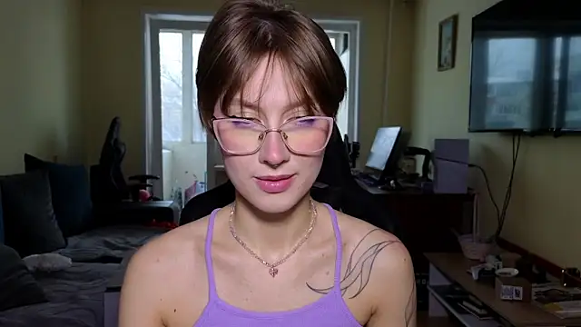 Snapshot of MalvinaBlum chatting on February 17, 2026, 7:49 am MalvinaBlum online show from February 17, 2026, 7:49 am