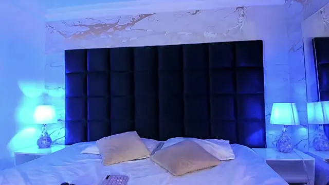 sabrinamilani online show from October 4, 2025, 3:15 am