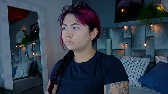 alaia-rogers online show from October 3, 2025, 11:40 am