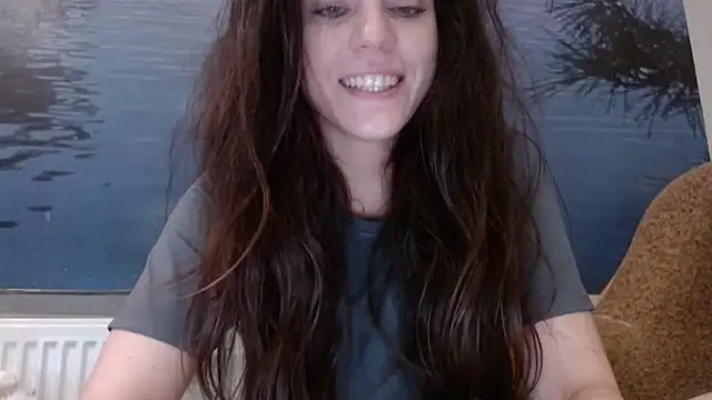 AliceTailor online show from October 24, 2025, 8:05 pm