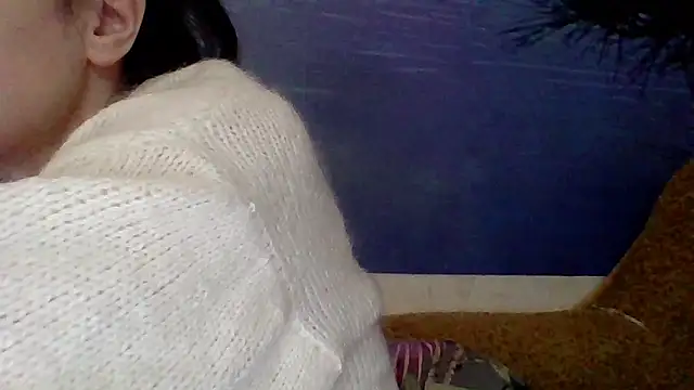 Snapshot of AliceTailor chatting on April 23, 2026, 12:29 pm AliceTailor online show from April 23, 2026, 12:29 pm